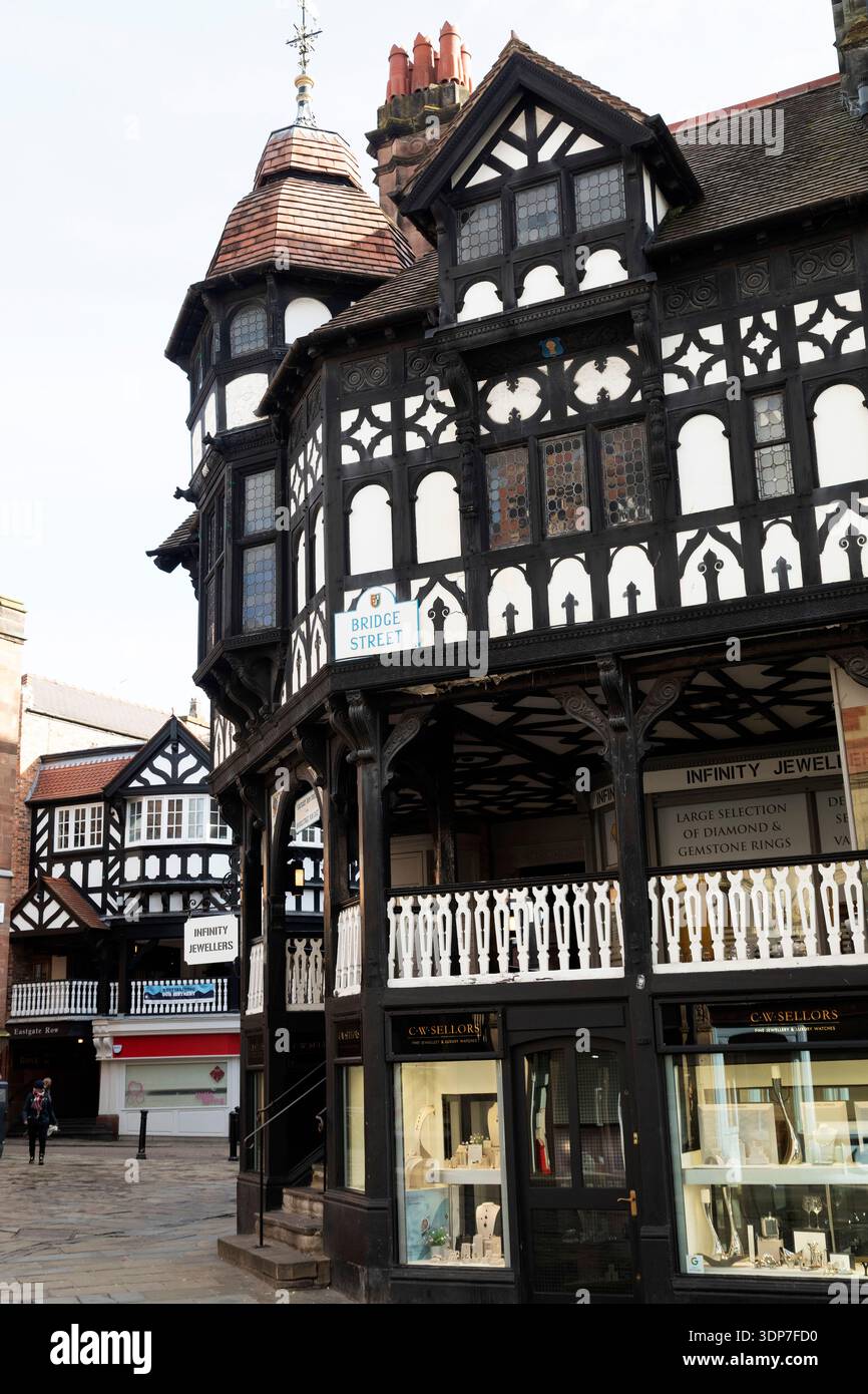 Fachwerkgebäude an der Bridge Street in Chester, Cheshire. Stockfoto