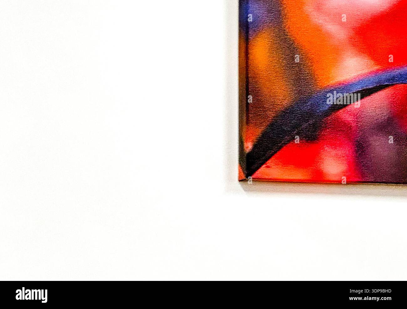 Kunst auf einer weißen Wand Stockfoto