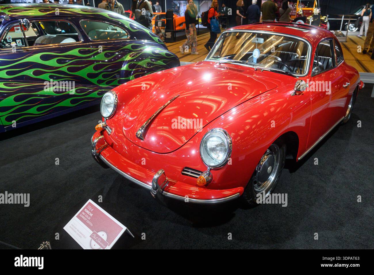 Toronto, ON, Kanada - 13. Februar 2026: Red 1964 Porsche 356 C Classic auf der Canadian International AutoShow in Toronto, eleganter Vintage au Stockfoto
