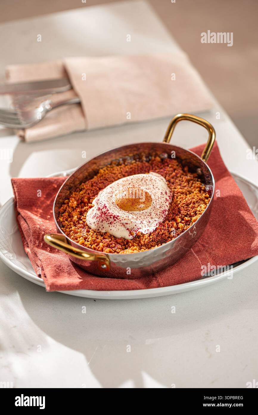 Tatin mit französischer Apfeltorte und Eis nach Ei-Art Stockfoto