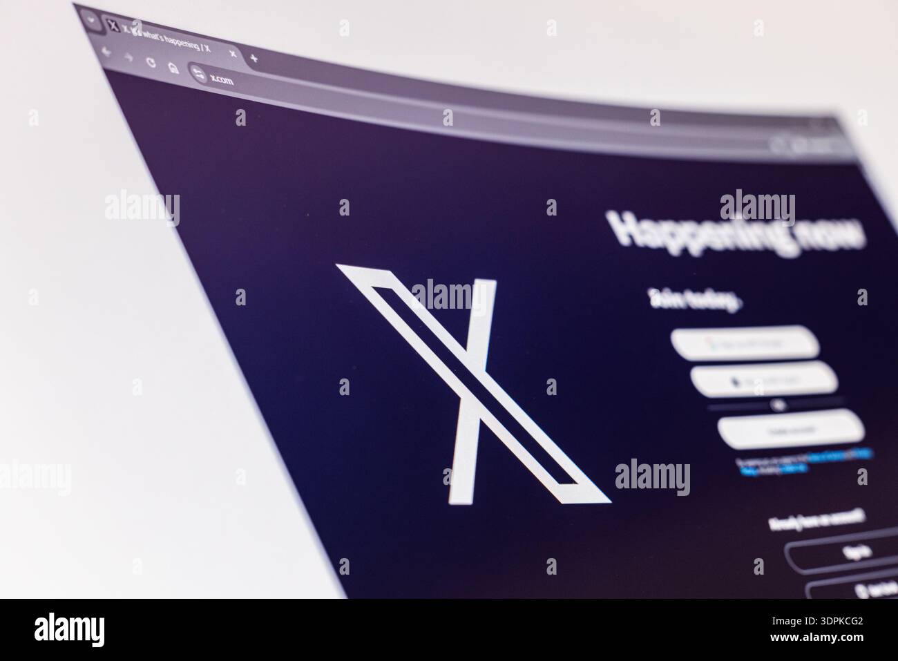 X.com Homepage mit großem stilisierten X-Logo und melde dich heute an Prompt auf dem gekrümmten Computerbildschirm in Balykchy, Kirgisistan, 13. Februar 2026 Stockfoto
