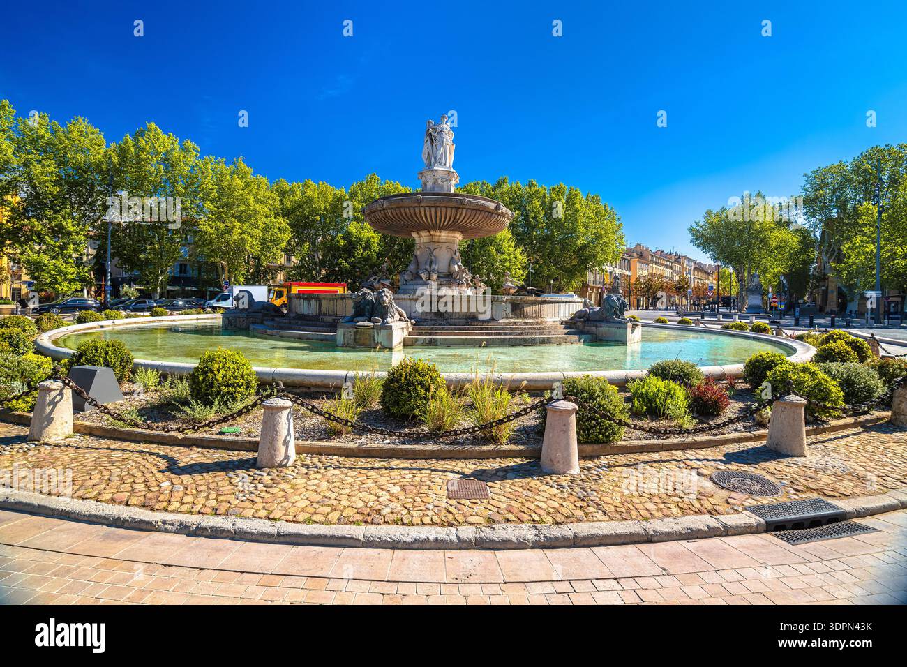 Aix-en-Provence-Brunnen und Blick auf die Stadt, Provance-Region in Südfrankreich Stockfoto