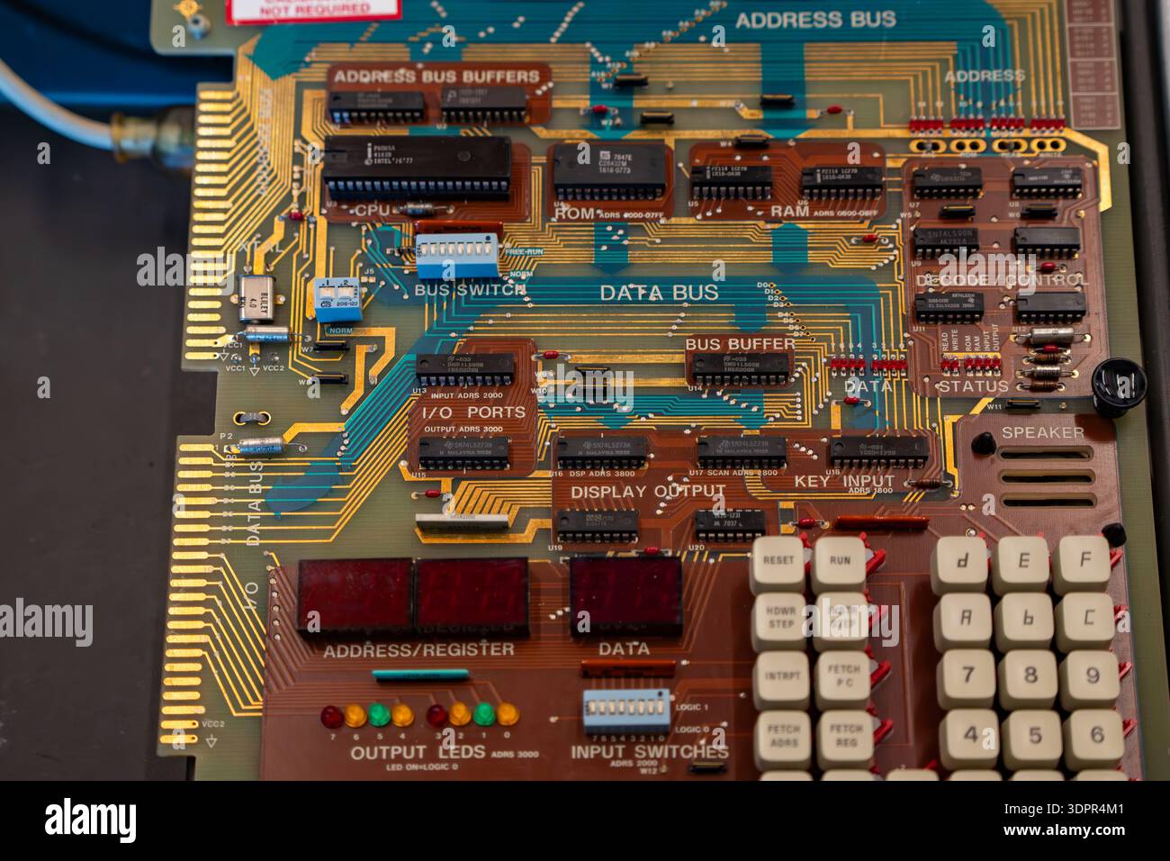 Richardson, TX, USA – 21. Juni 2025: Homebrew-PC-Mainboard mit Intel-Technik Mitte der 70er Jahre Stockfoto
