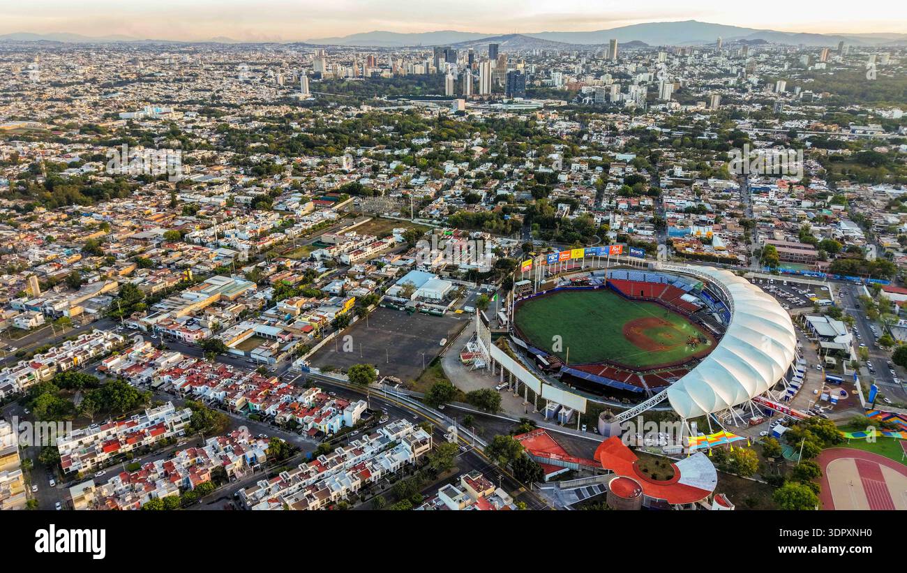 Luftaufnahme der Stadt Guadalajara und Estadio Panamericano