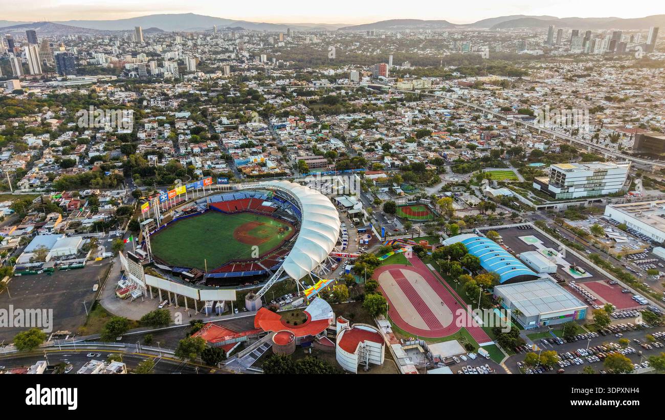 Luftaufnahme der Stadt Guadalajara und Estadio Panamericano