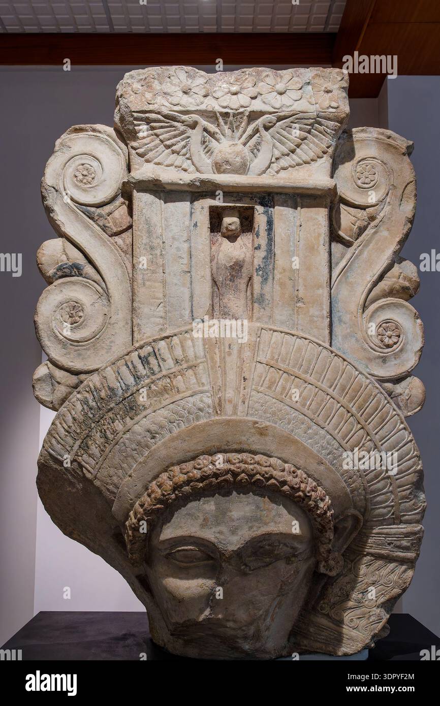 Lemesos, Zypern eine Hauptstadt der Hathoren, eine Art alte Säulenkapital mit dem Gesicht der ägyptischen Göttin Hathor. Stockfoto