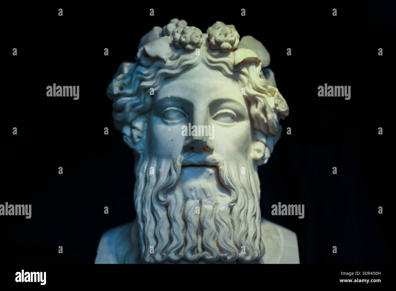 Klassische Darstellung von Dionysos in Marmor im Centrale Montemartini, Rom. Stockfoto