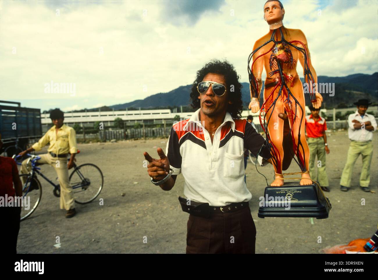 Medizinische Heilmittel im Verkauf von einem Straßenverkäufer, Guatemala. Stockfoto