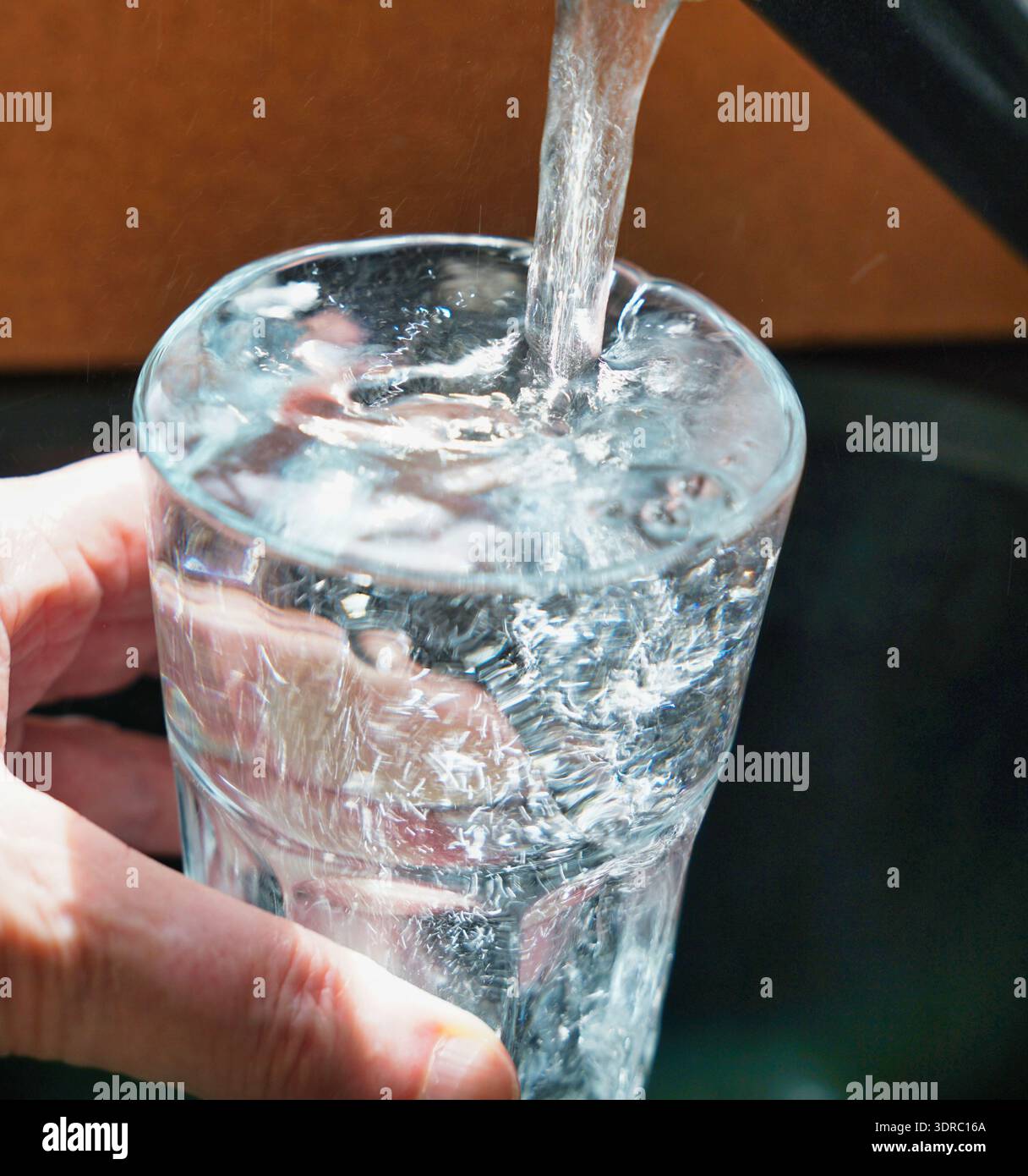 Wasser zu trinken Stockfoto