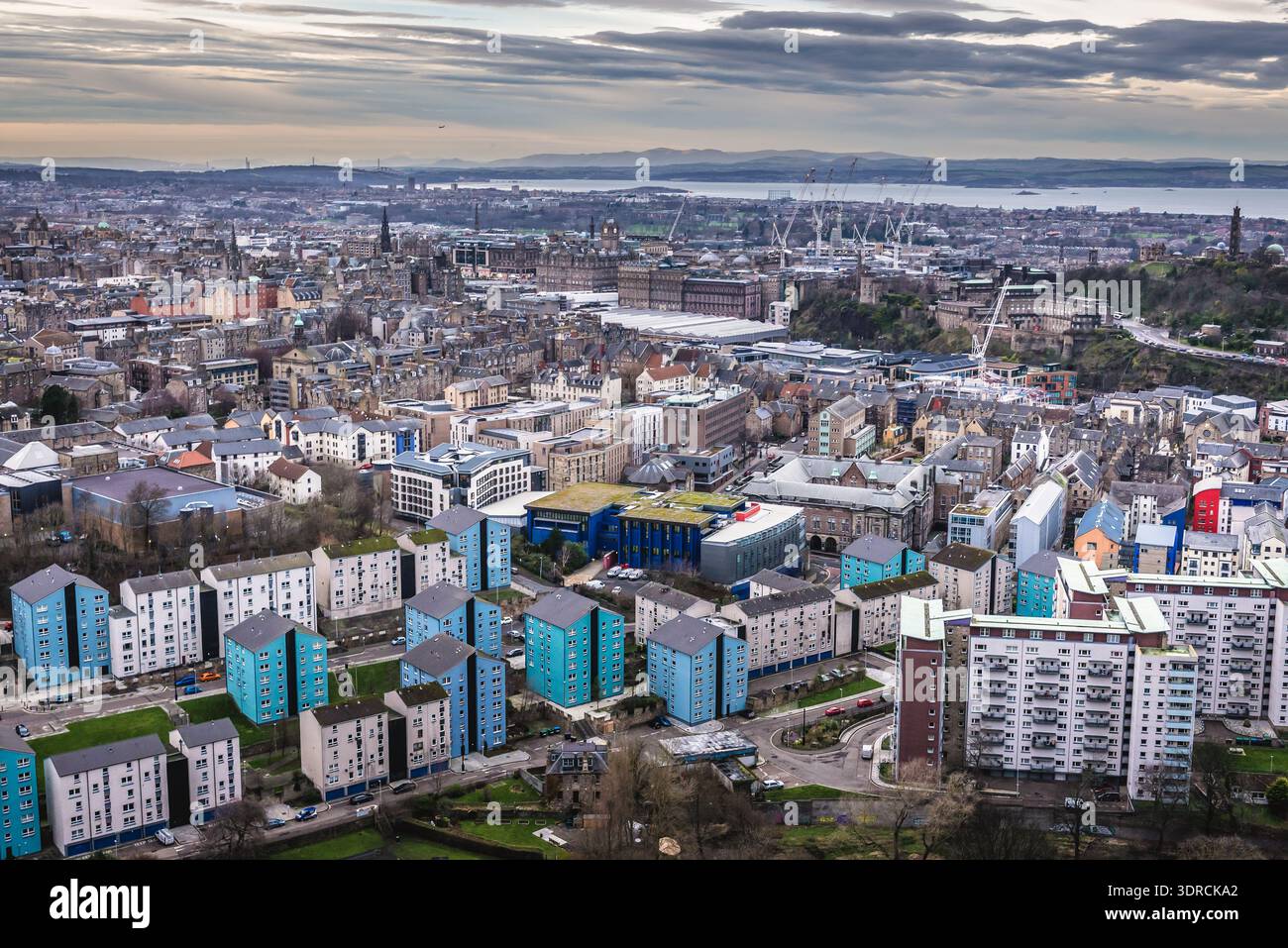 Edinburgh, Schottland - 19. Januar 2020: Stadtansicht von Edinburgh, Blick vom Holyrood Park Stockfoto