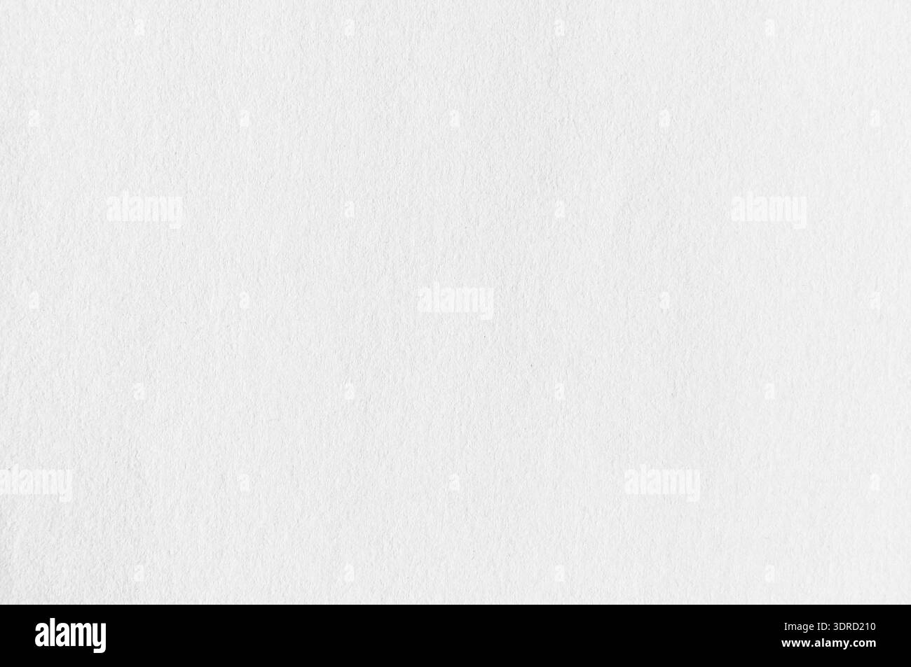 Weiße Papieroberfläche für eine natürliche Textur, leere Leinwand für einen sauberen Hintergrund für verschiedene Designprojekte Stockfoto