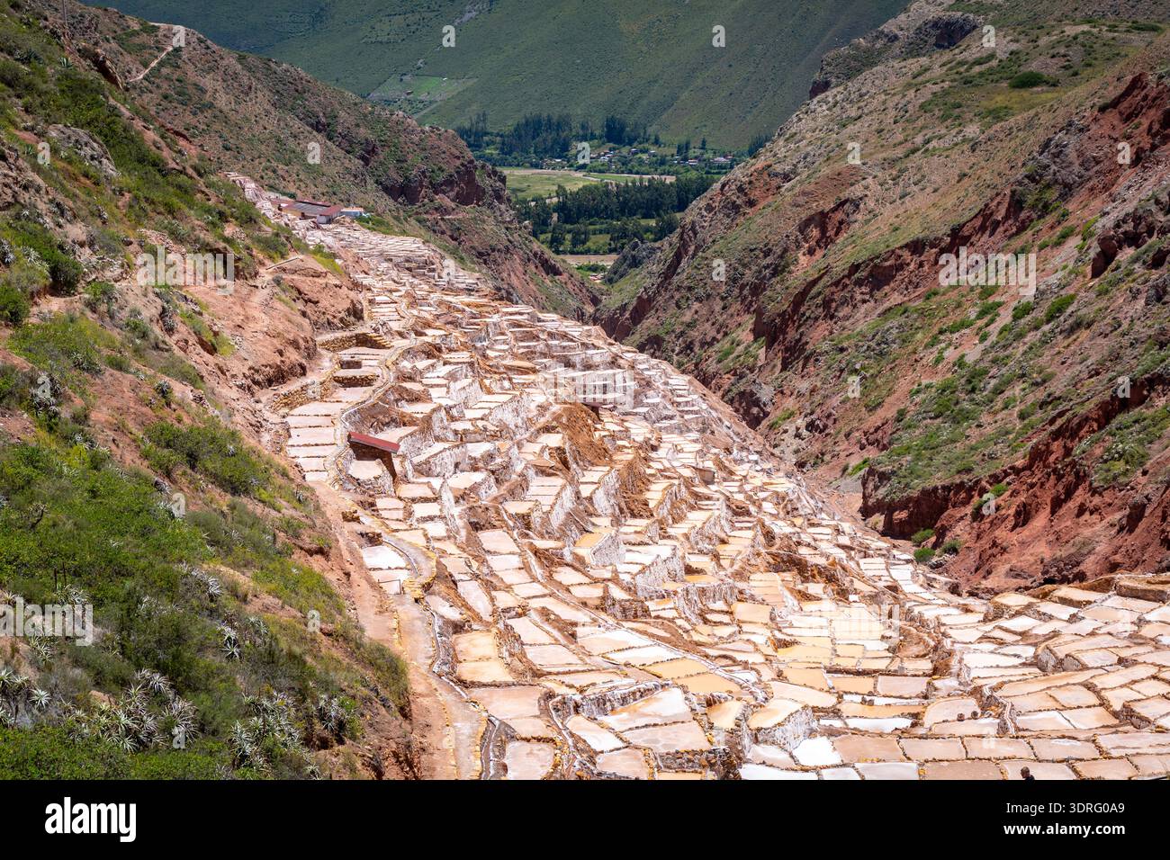 Salzterrassen in Salinas de Maras im Heiligen Tal, Peru Stockfoto