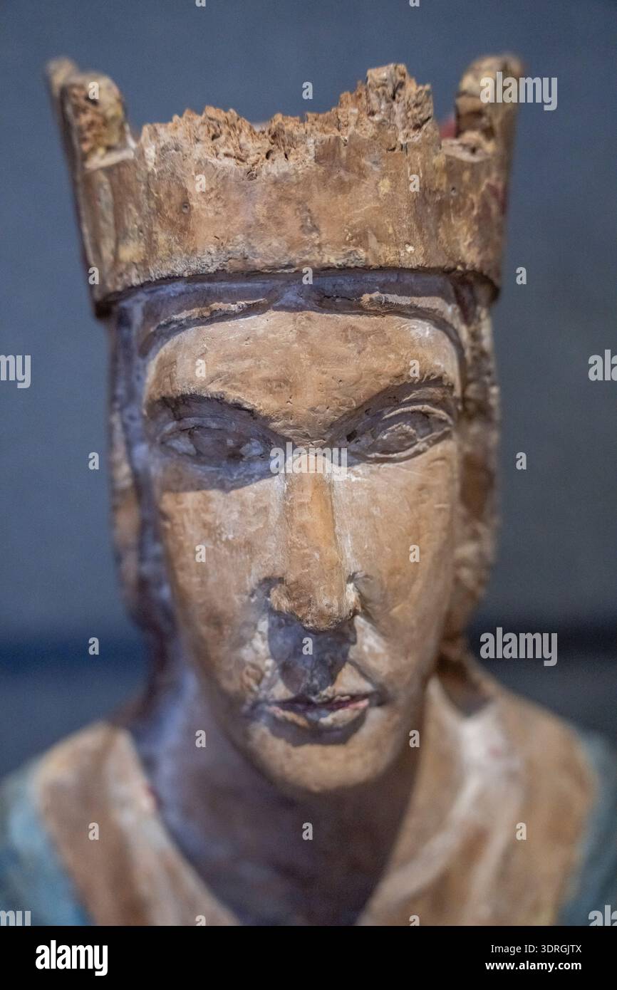Mutter des Gottes von salvador, 12. Jahrhundert, polychromes Holz, Eremitage von sant salvado, Pfarrei cogolla, La garrotxa, Girona Kunst Stockfoto