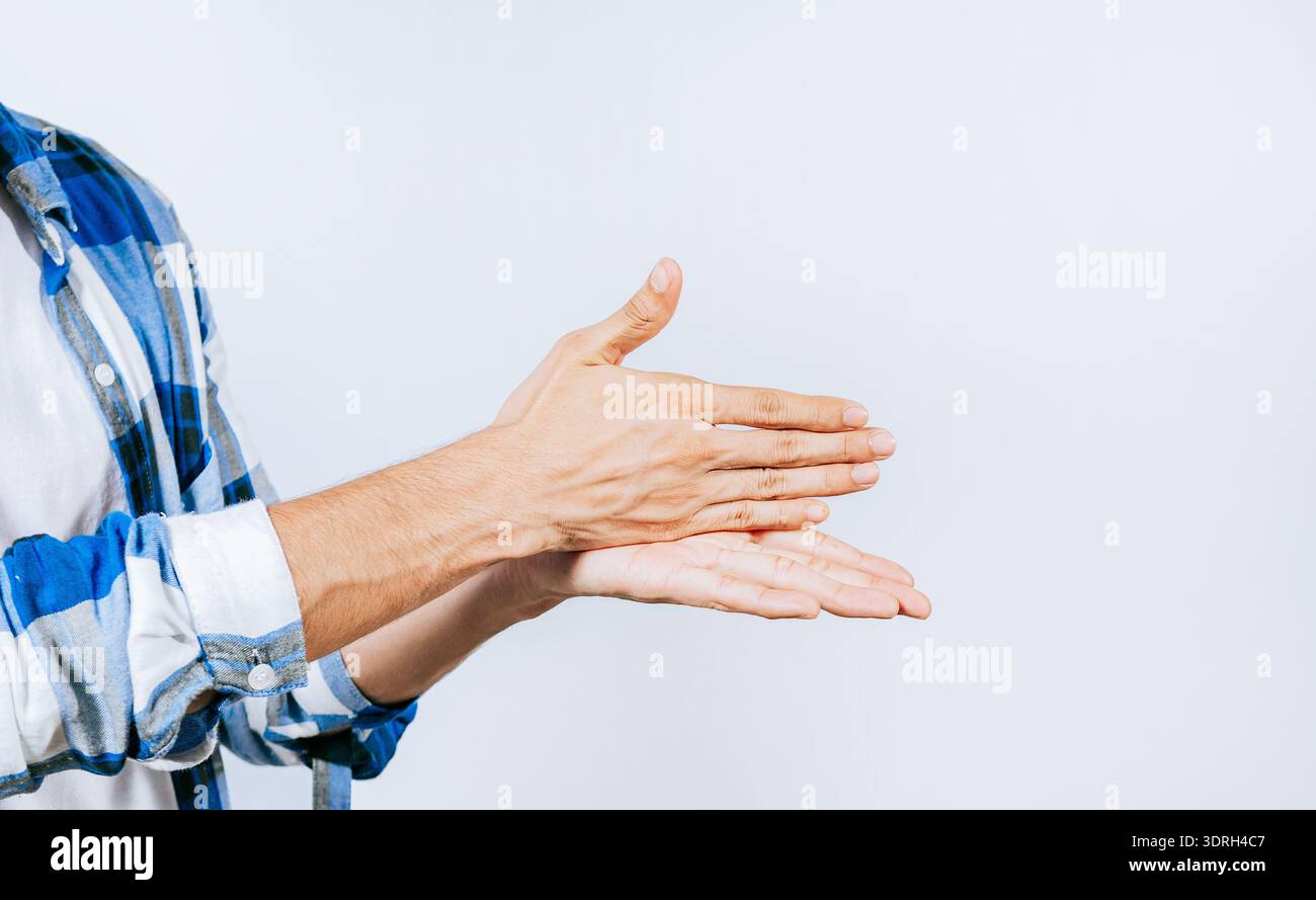 Die Handbewegung STOPPT in Gebärdensprache. Nahaufnahme der Handbewegung STOPPT in Gebärdensprache Stockfoto