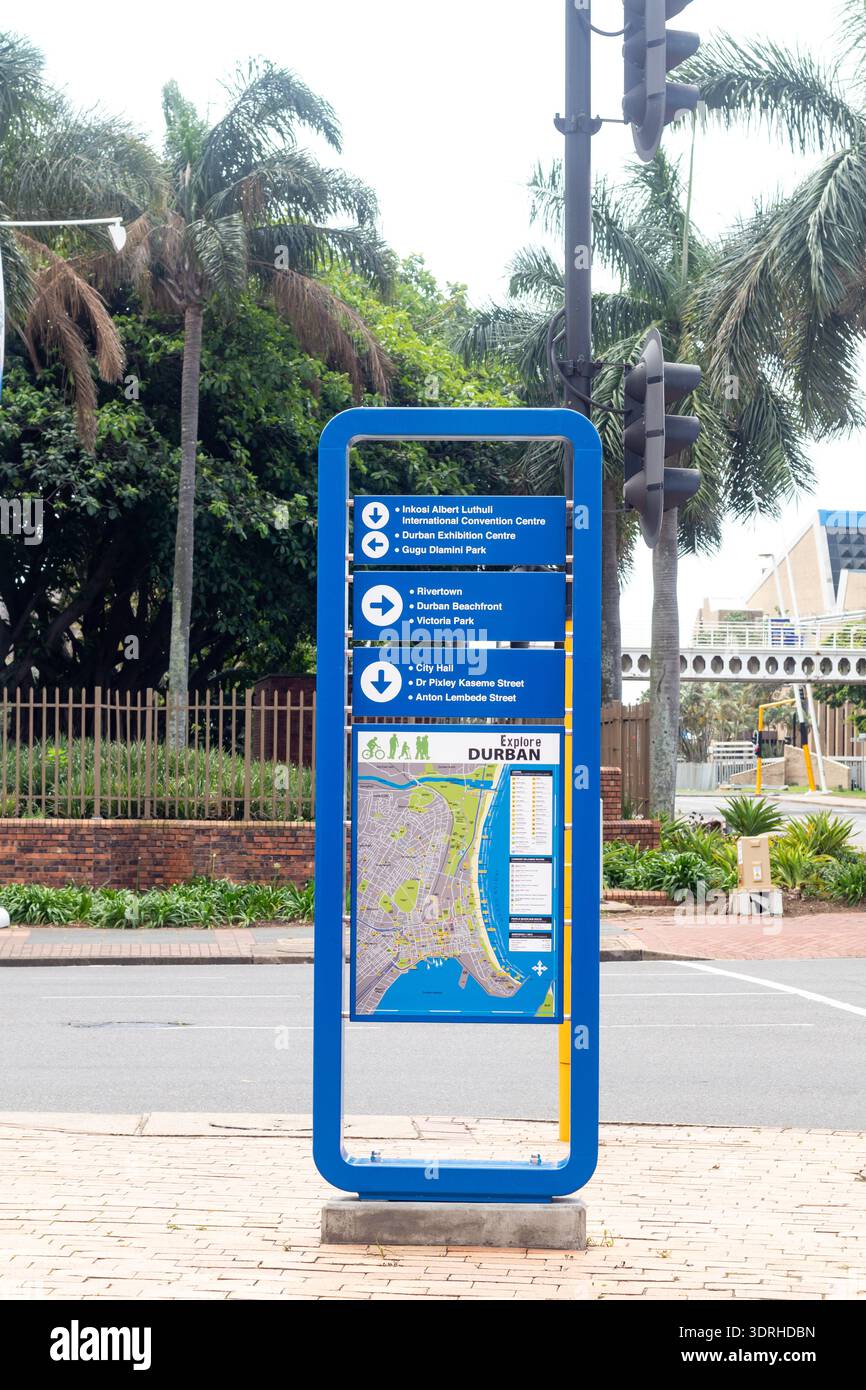 Metro-Beschilderung von Durban mit Karte aller interessanten Orte, die Sie besuchen können Stockfoto