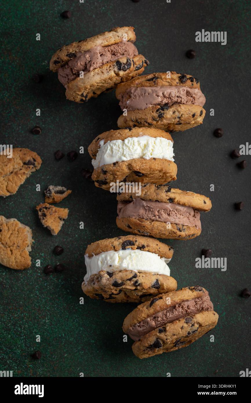 Schokoladenchips, Kekse, Eis-Sandwich Stockfoto