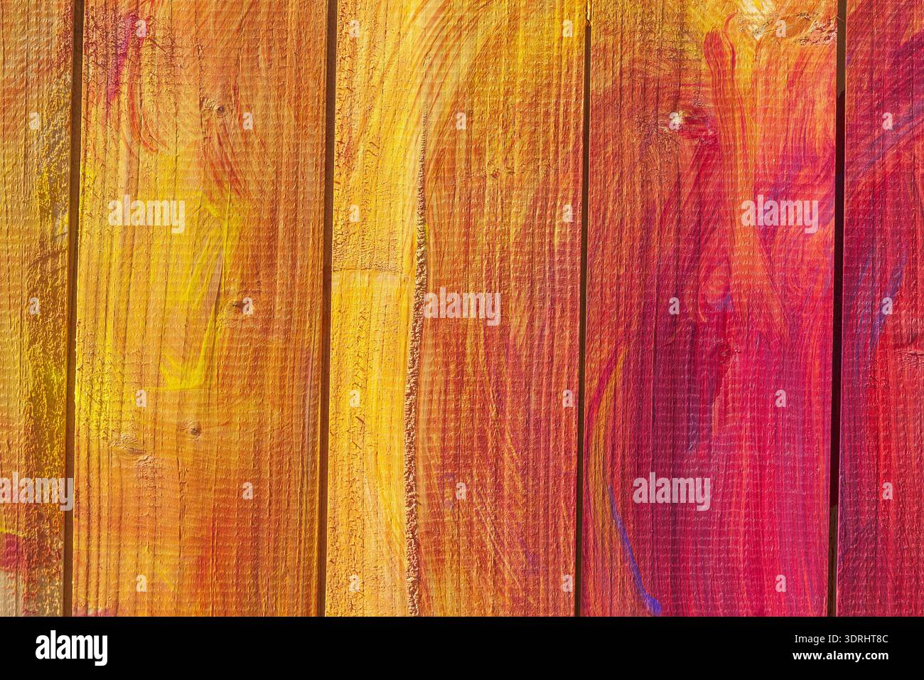 Bunt lackierter Holzzaun, Holzbretter, Deutschland Stockfoto