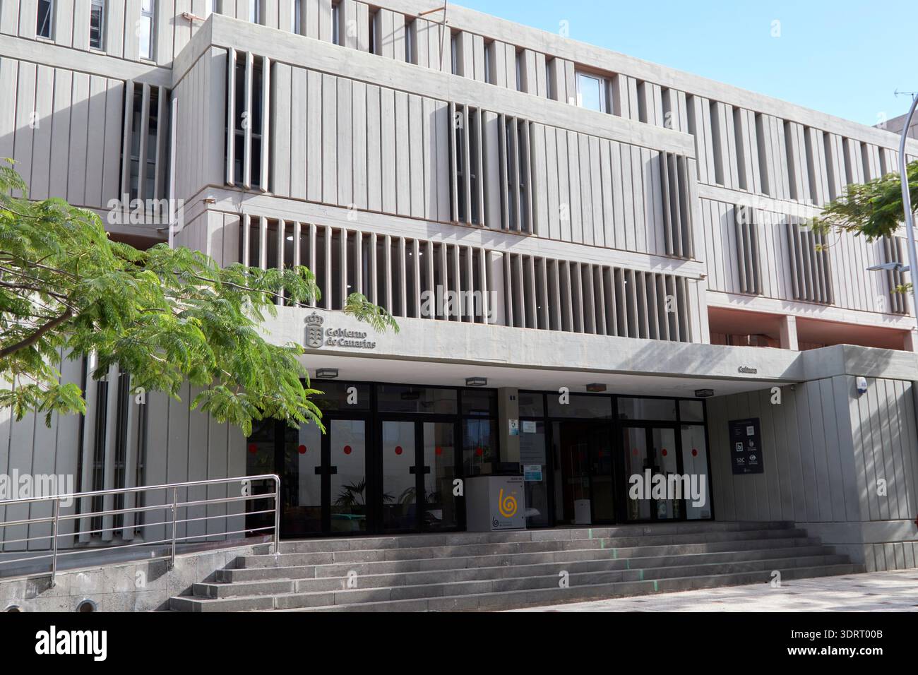 sala de arte contemporaneo Sack Salon für zeitgenössische Kunst öffentliche Bibliothek und Regierungsbüros von gobierno de canarias santa cruz de teneriffa kanarische Inseln Stockfoto