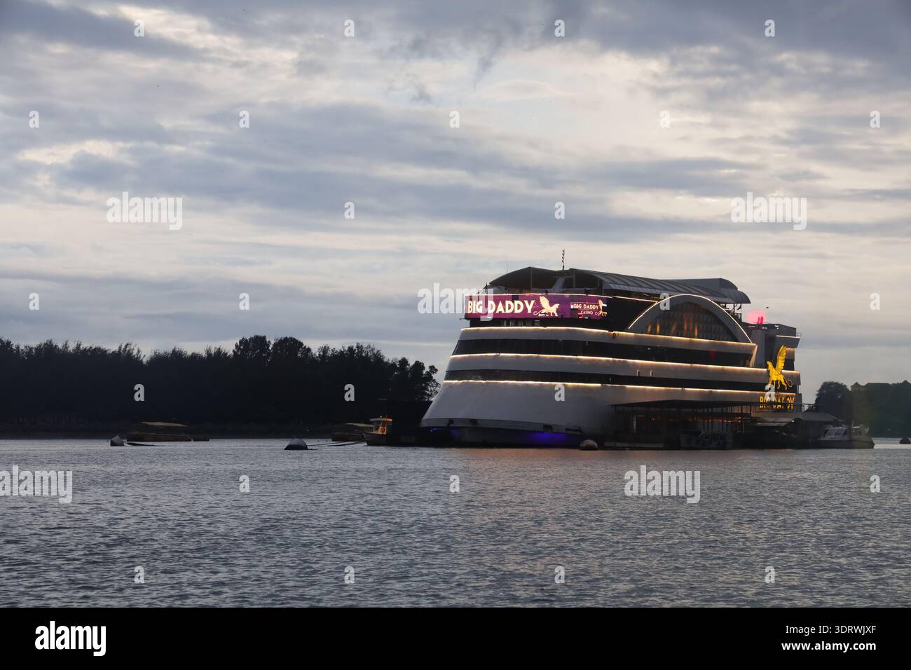 Big Daddy Casino am Mandovi Fluss in Goa. Goa ist einer der wenigen Casinos in Indien. Stockfoto