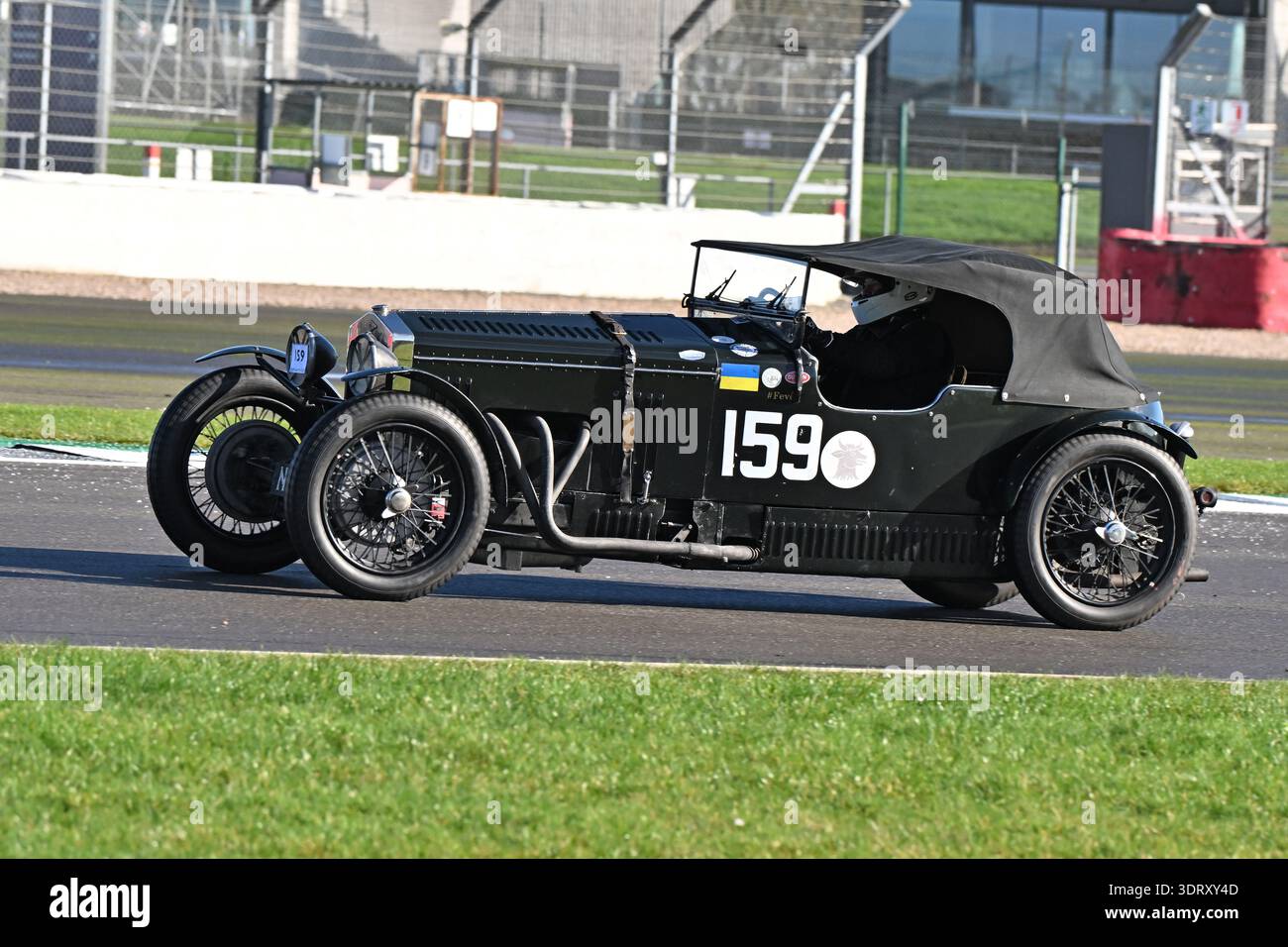 Simon Blakeney-Edwards, Frazer Nash Super Sports, 2026 fand die 70. Austragung der Pomeroy Trophy statt, sie startete 1952, und es wurden Autos aller Epochen angeboten Stockfoto