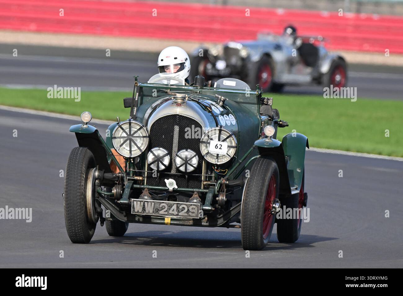 William Elbourn, Bentley Le Mans, 2026, fand die 70. Austragung der Pomeroy Trophy statt, sie begann 1952, sie enthält Autos aller Epochen und Typen, sie ist es Stockfoto