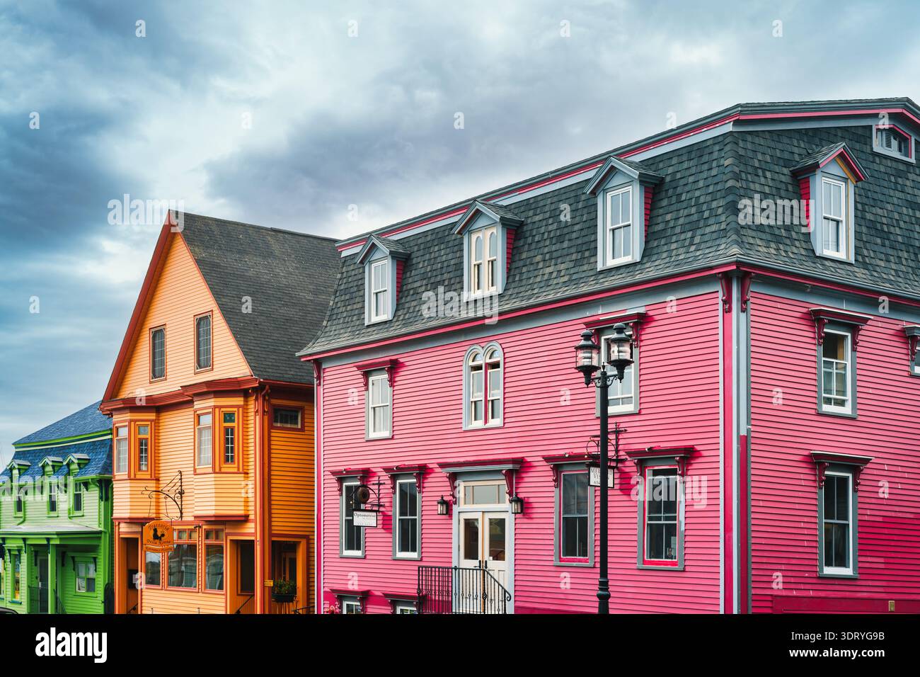 Farbenfrohe Häuser in der Innenstadt von Lunenburg, Nova Scotia, Kanada Stockfoto