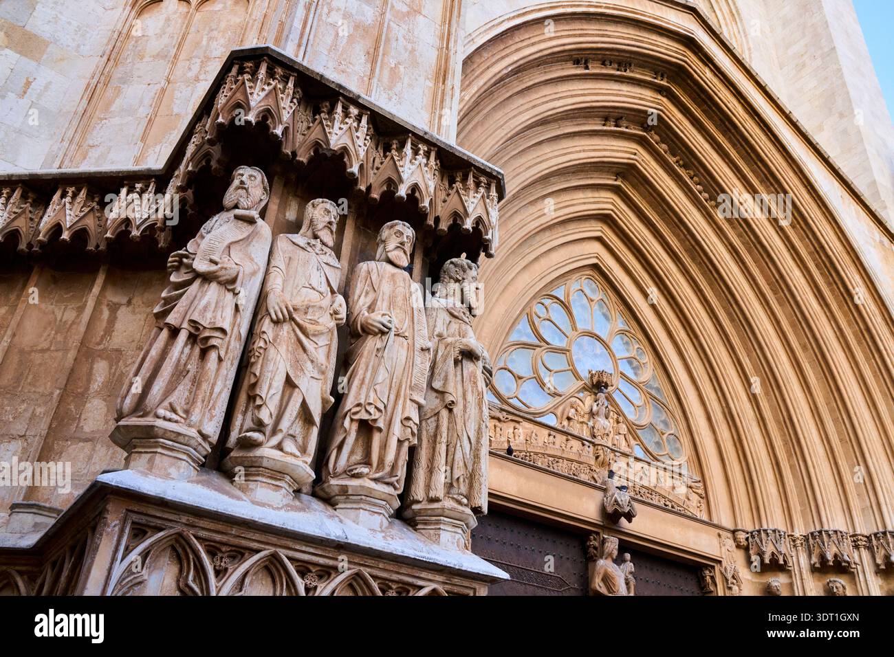 Apostelstatuen im Hauptportal, Kathedrale, Pla de La Seu, Tarragona-Stadt, Katalonien, Spanien, Europa Stockfoto
