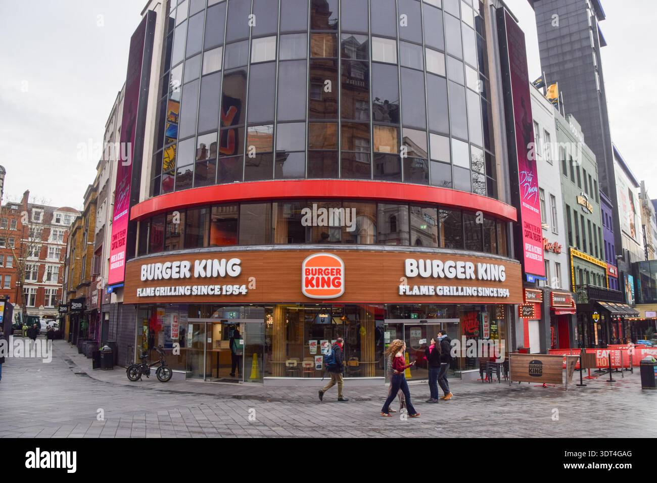 London, Großbritannien. Februar 2026. Blick auf den Burger King am Leicester Square. Quelle: Vuk Valcic/Alamy Stockfoto
