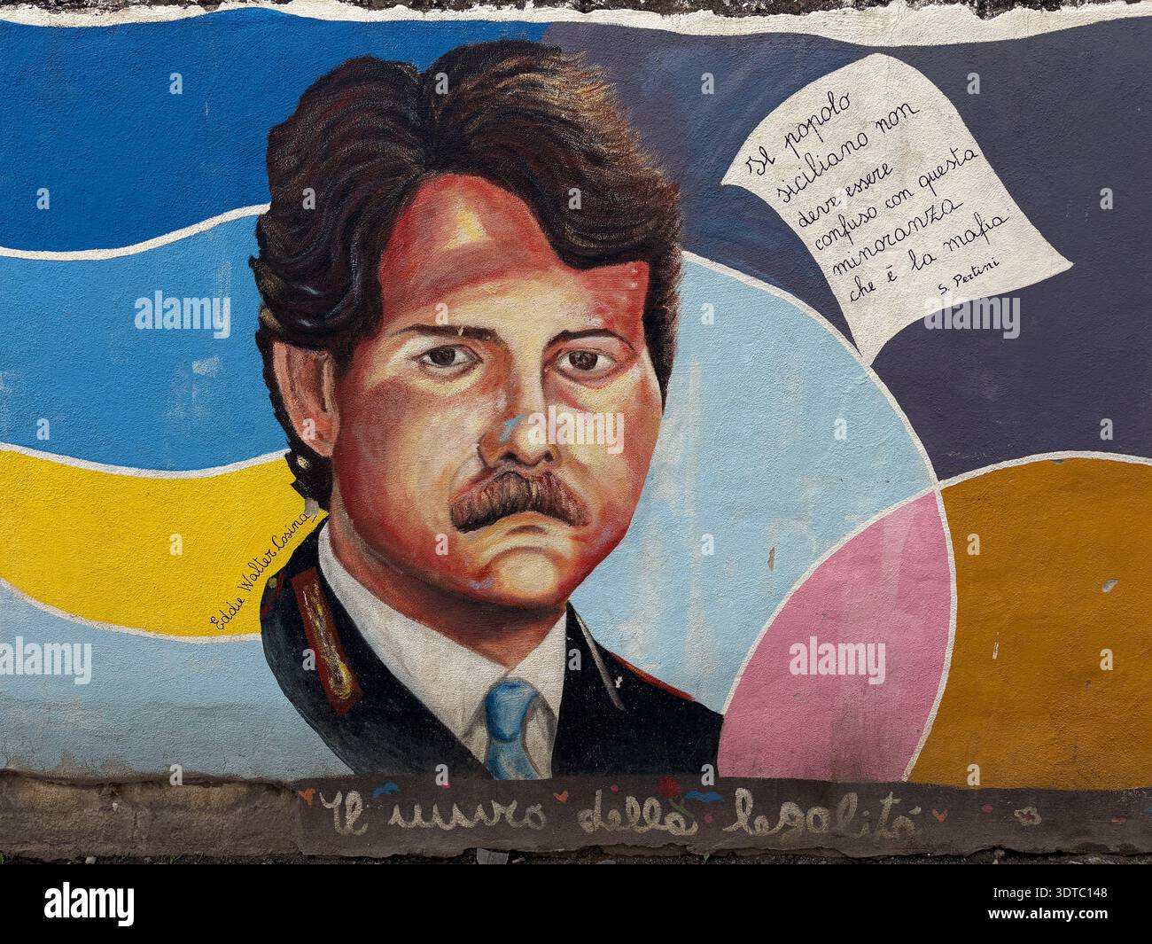Muro della Legalità, Via d'Amelio, Palermo. Straßenkunst zu Ehren des Anti-Mafia-Richters Paolo Borsellino und der Opfer des organisierten Verbrechens. Stockfoto