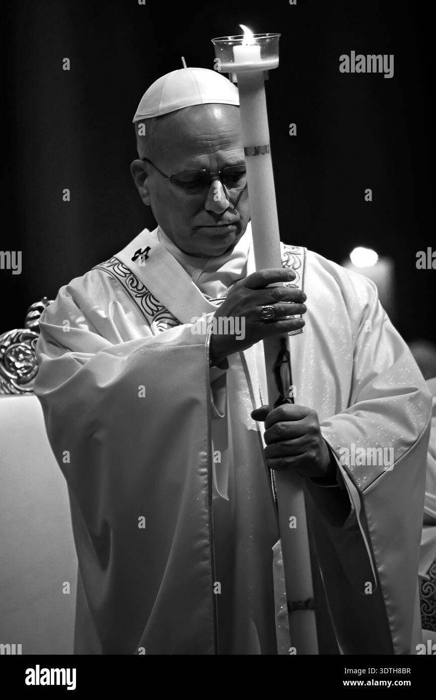 VATIKANSTADT, VATIKAN - Februar 02: Papst Leo XIV. Hochfest der Darstellung unseres Herrn in der Petersbasilika im Vatikan. Am 2. Februar 2026 Stockfoto