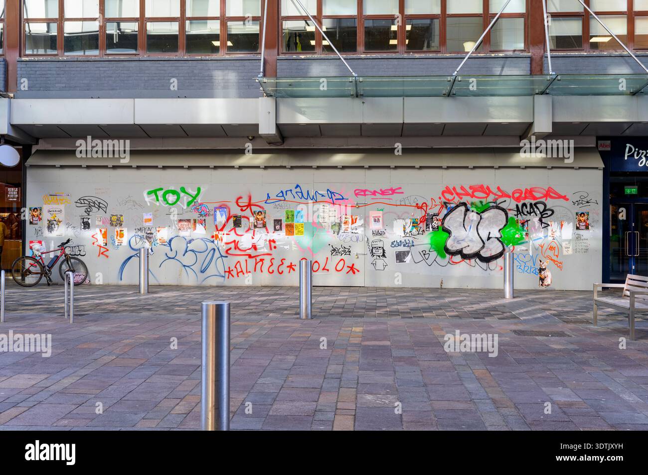 Graffiti im Sauchiehall Street Culture and Heritage District im Stadtzentrum von Glasgow, Schottland, Großbritannien Stockfoto