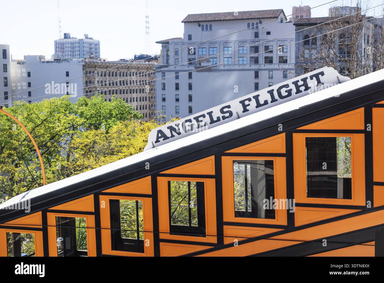 Los Angeles, Kalifornien - 24. Februar 2018: Detail der Engel Flug Eisenbahn Zug mit Stadtbild, Los Angeles, Kalifornien Stockfoto