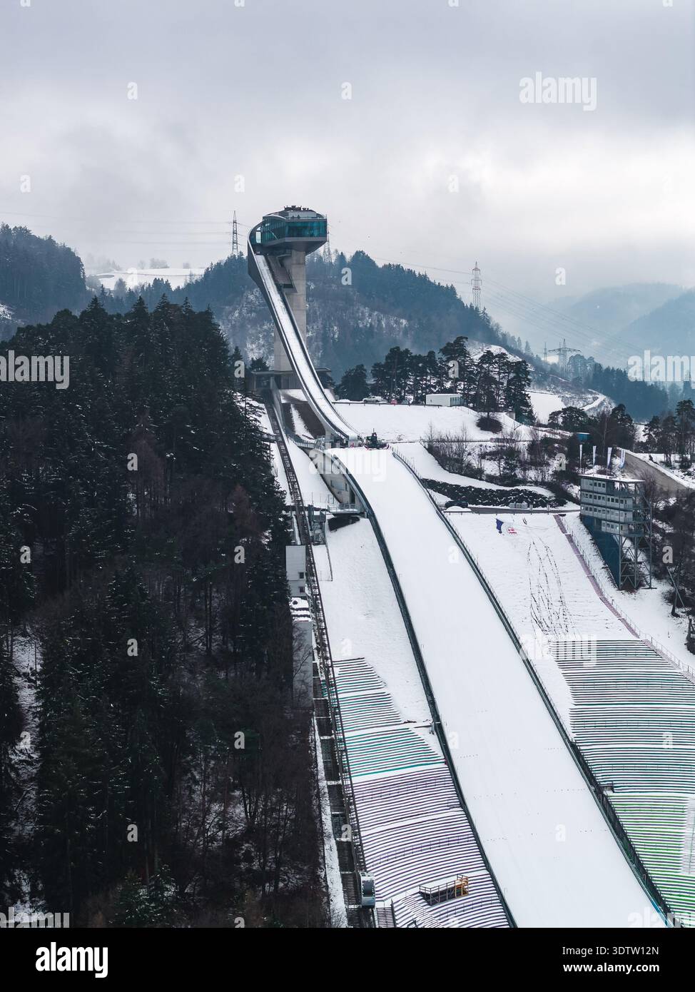 Bergisel Skisprung, Innsbruck, mit Zaha Hadid Turm Stockfoto