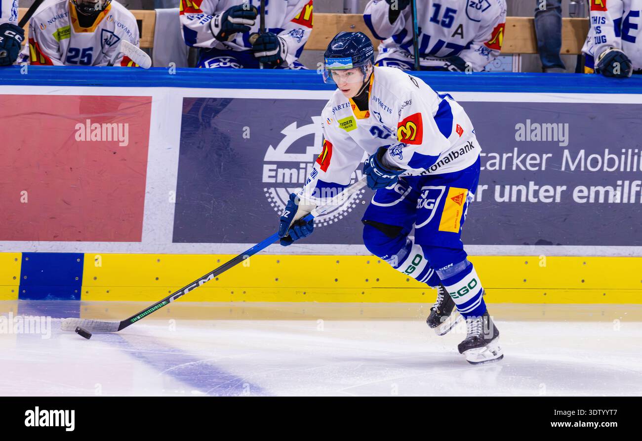 Zürich, Schweiz, 11. Februar 2026: #22 Lucien Lehmann, Stürmer U21-Elit Team EV Zug mit dem Puck. (Foto: Andreas Haas/dieBildmanufaktur) Stockfoto