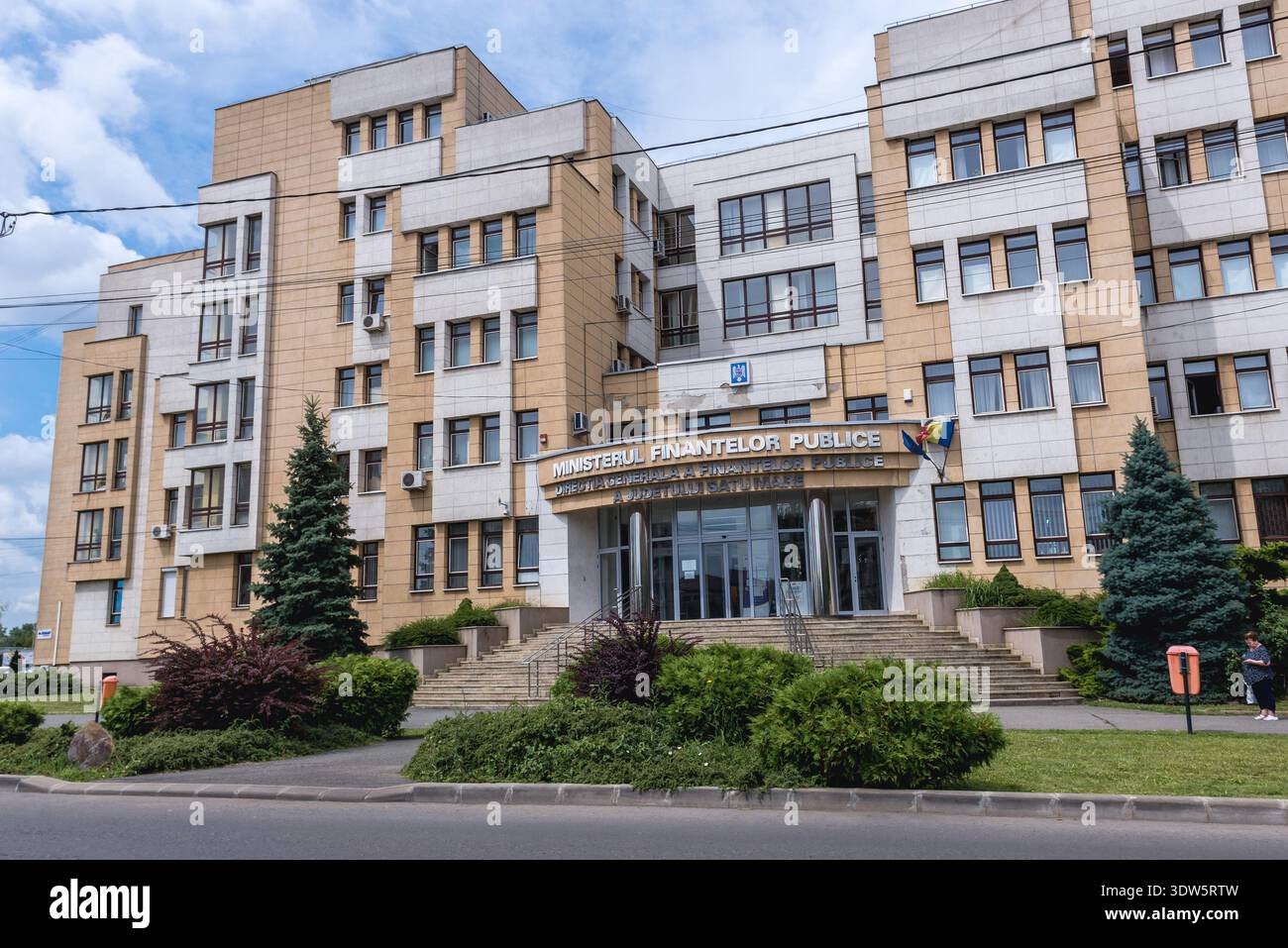 Satu Mare, Rumänien - 11. Juli 2019: Sitz der öffentlichen Finanzverwaltung in Satu Mare Stockfoto