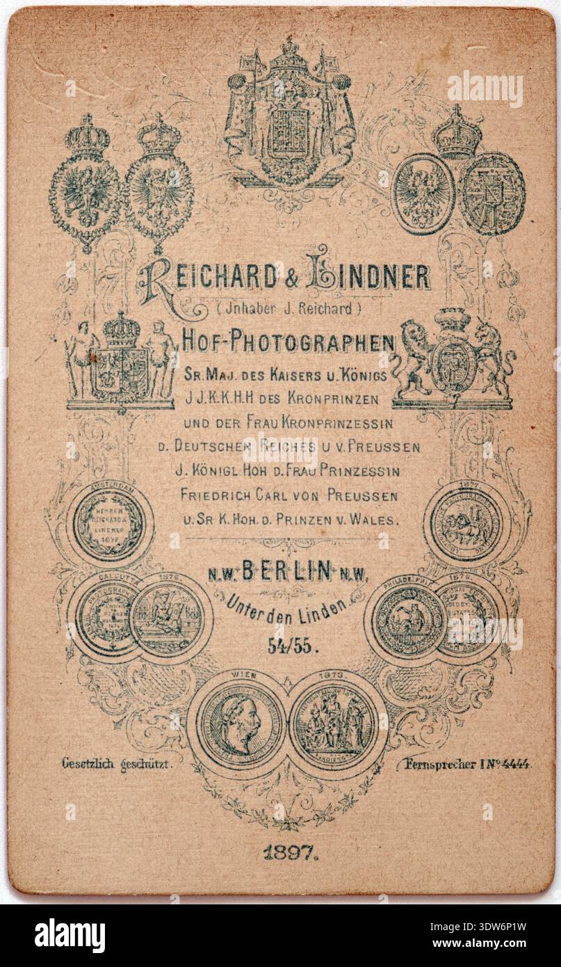 Schrankkarte (Mignon-Format), rückwärts. Photographisches Atelier Reichard & Lindner, Berlin Stockfoto