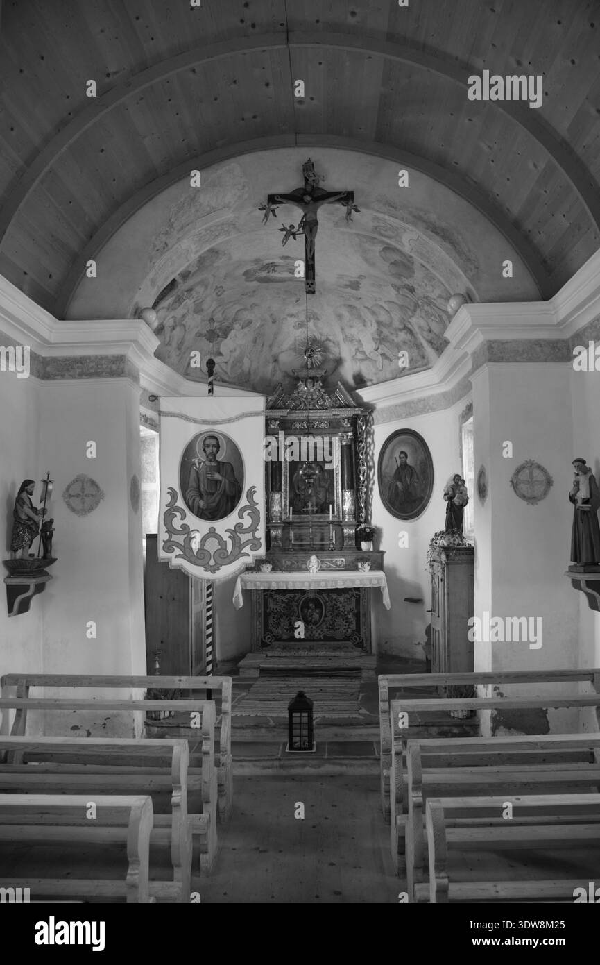 Das Innere Einer ruhigen Kapelle in Greina, Schweiz. Stockfoto