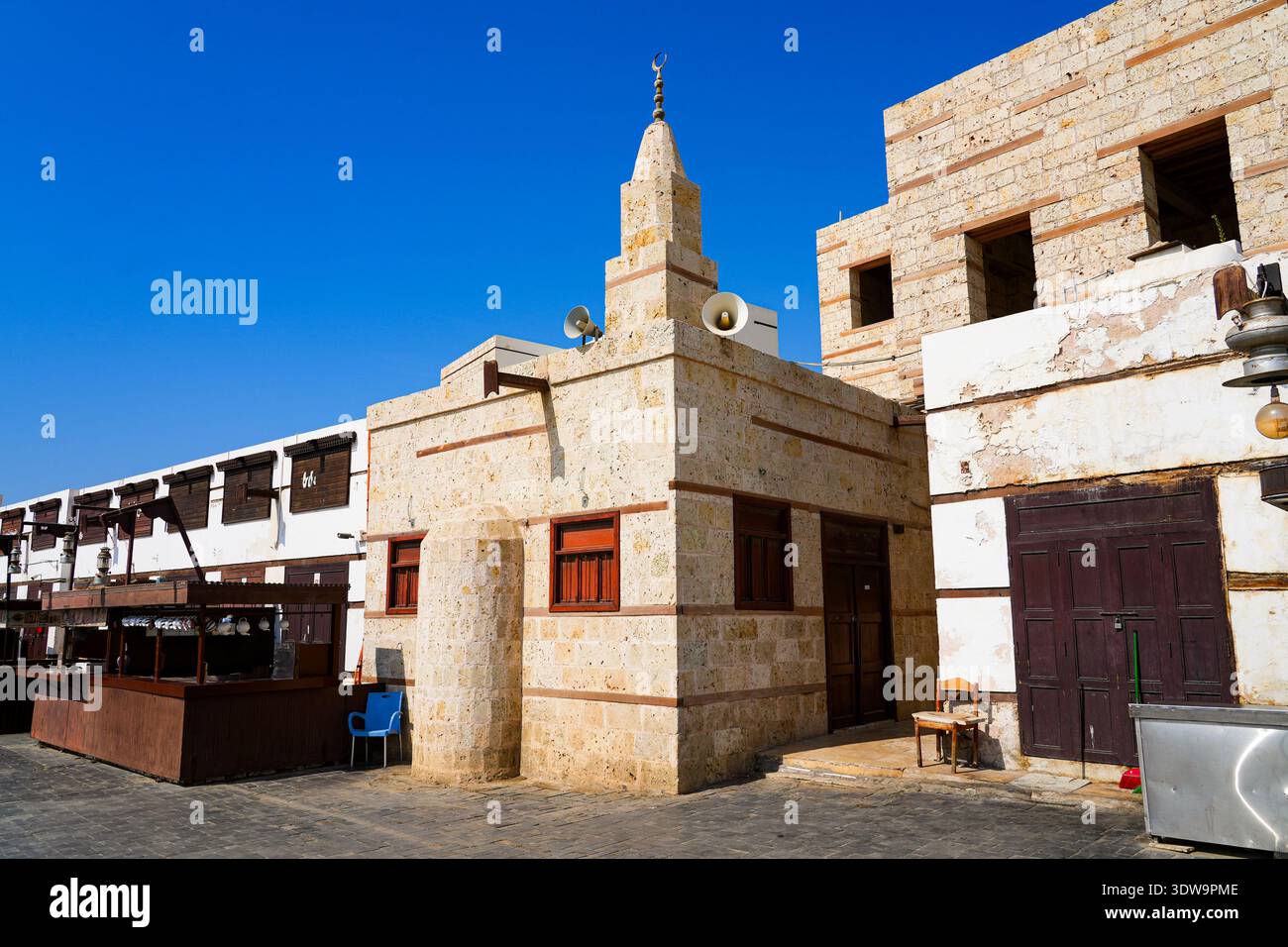 Traditionelle Korallensteinmoschee im historischen Al-Sur-Viertel von Yanbu, Saudi-Arabien Stockfoto