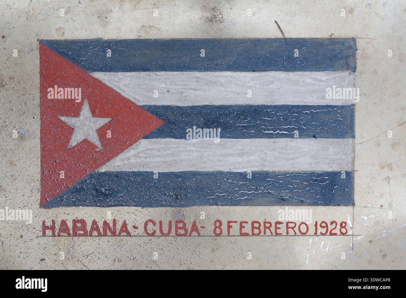 Ryan NYP Spirit of St. Louis (1927) war das Flugzeug, das Charles A. Lindbergh auf seinem Nonstop-Flug zwischen New York und Paris flog. Der Entwurf von Donald A. Hall adaptierte die Ryan M-2-Flugzeugzelle und beinhaltete einen 223 ps starken Wright J-5C Radialmotor mit beträchtlichem Treibstoffvolumen. Der historische Fotodruck dokumentiert die silberdotierte Stoffabdeckung und die strukturellen Details, die auf dem Monoplan sichtbar sind. Stockfoto