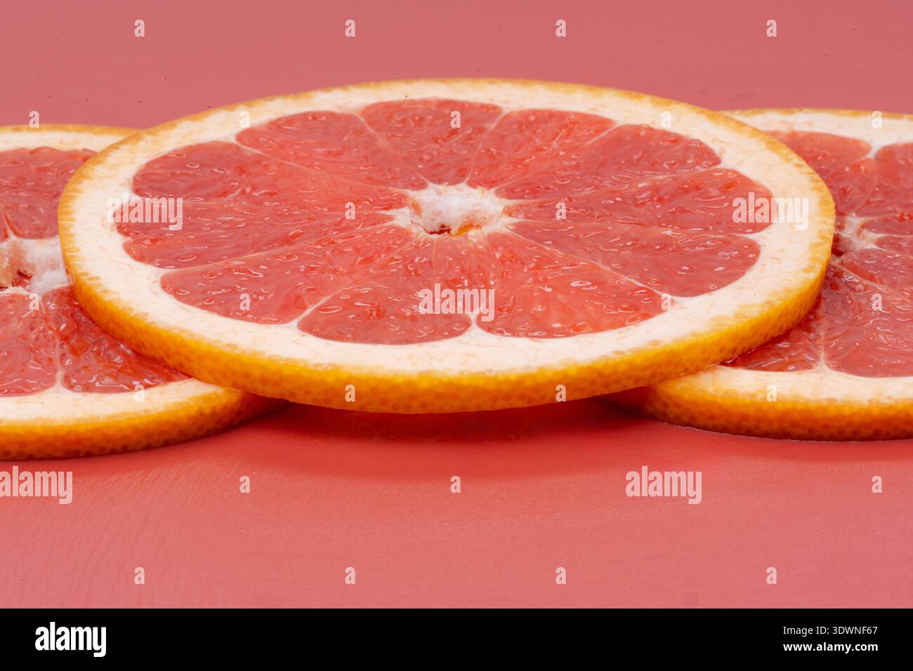Frische Grapefruitscheiben aus nächster Nähe Stockfoto