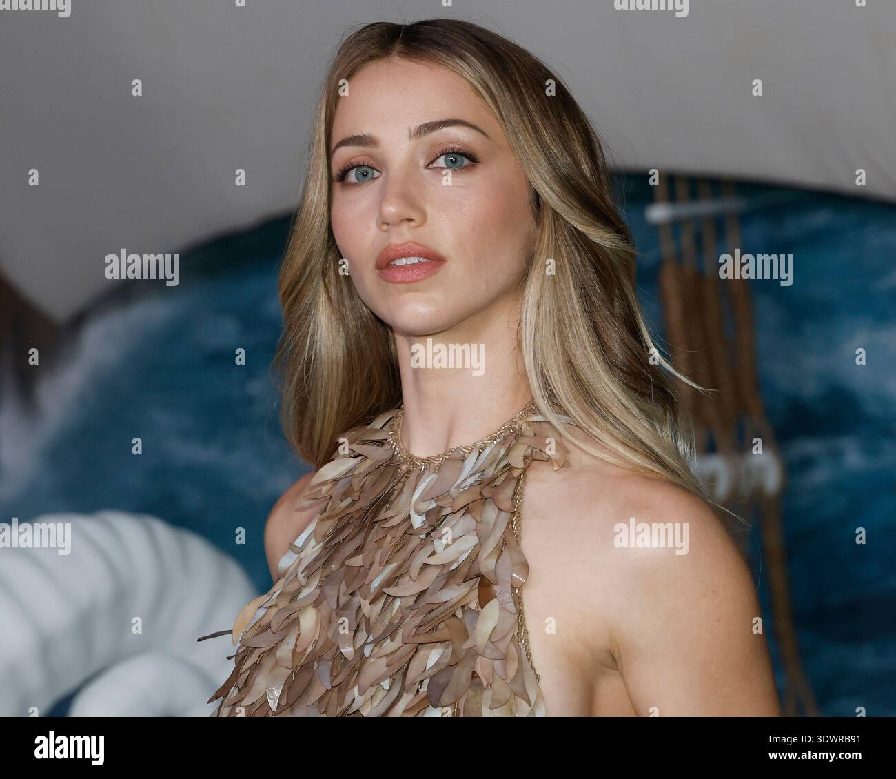 Hunter King (White Outfit) Halber Körper Buddy Ausschnitt Hunter King (White Outfit) Halber Körper Buddy Ausschnitt