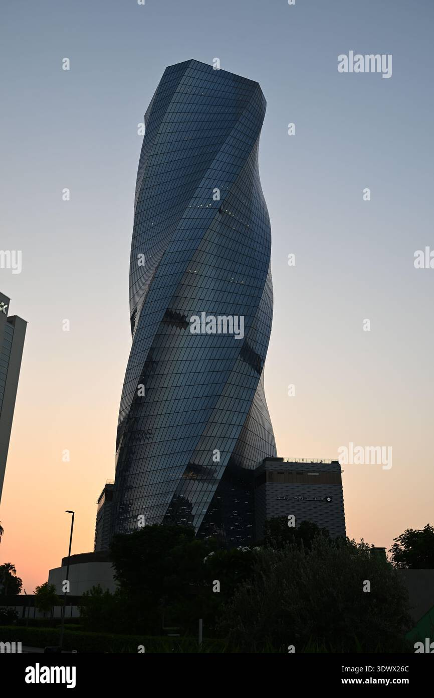 Bahrain, Manama, Bahrain Bay - Panoramablick über die Skyline bei Sonnenuntergang Stockfoto