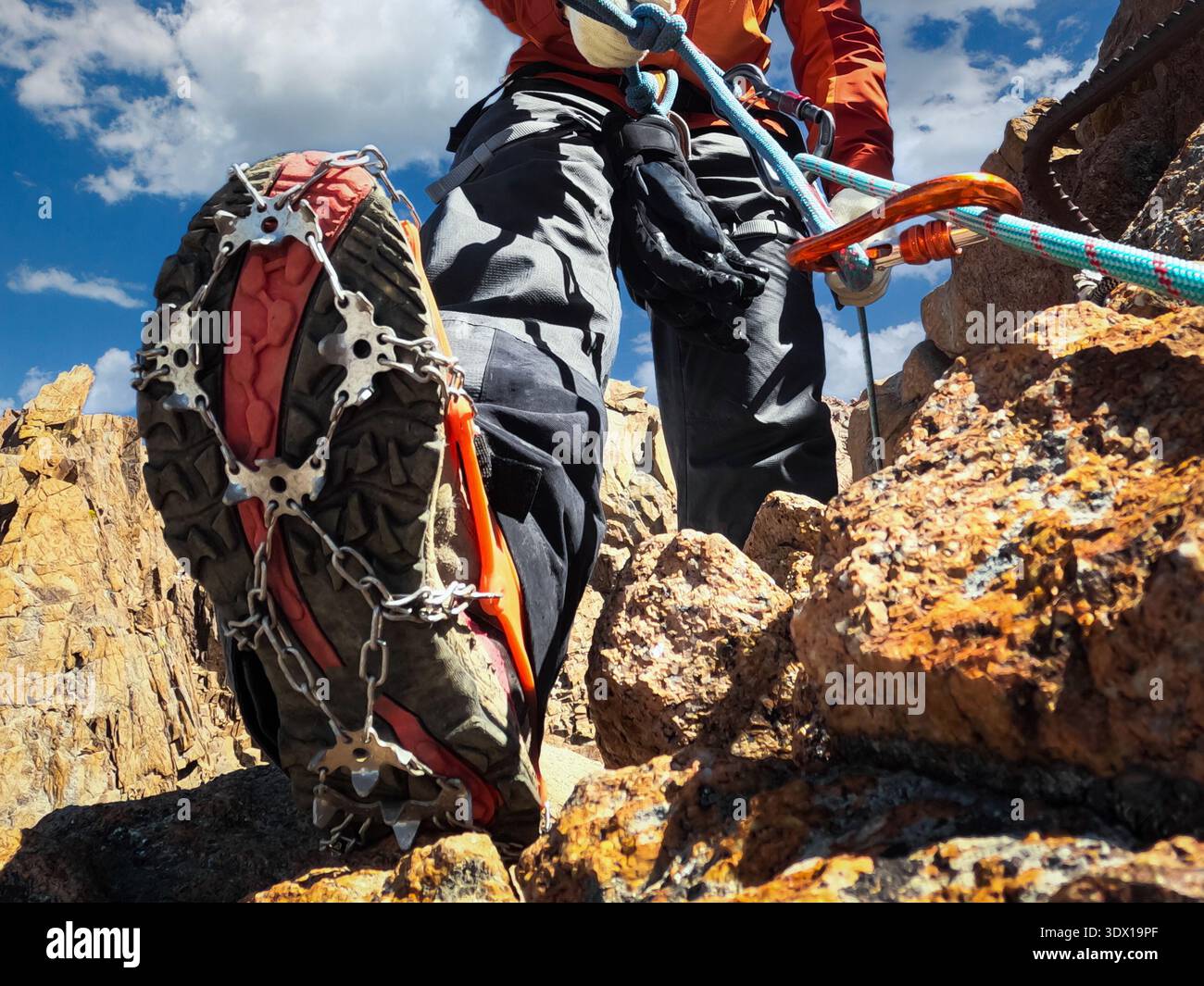 Climber's Stiefel und Ausrüstung aus nächster Nähe Stockfoto