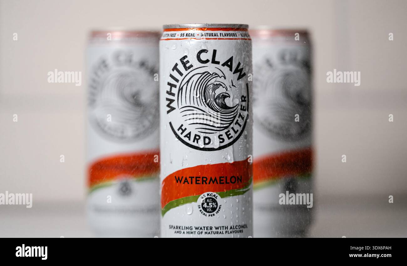 White Claw Watermelon Hard Seltzer, ein alkoholisches Mineralwasser Stockfoto