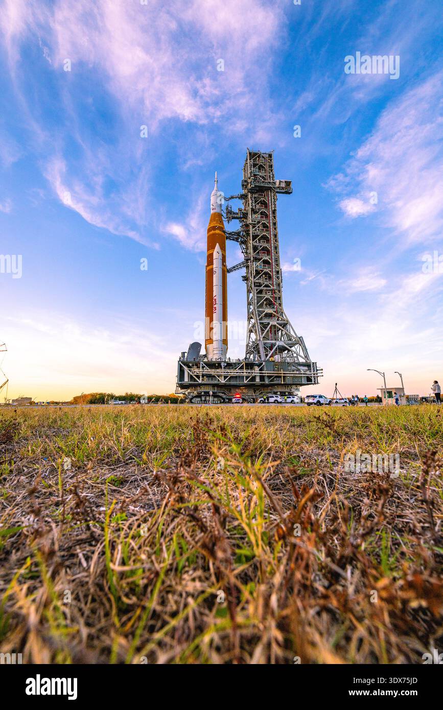 Sls Alex Am 25. Februar 2026 rollte die NASA die Rakete Artemis II Space Launch ...