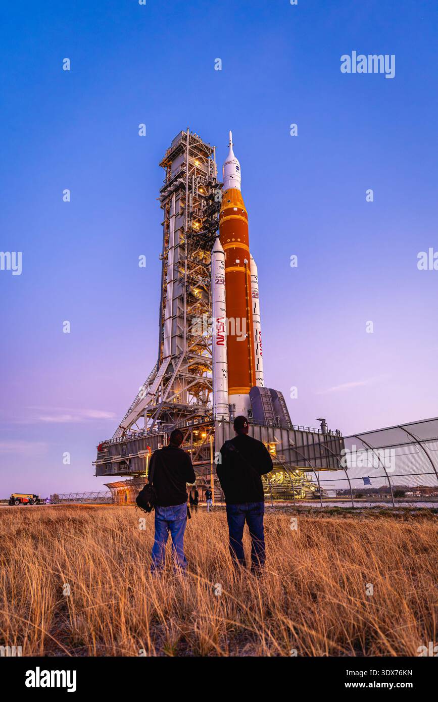 Sls Alex Am 25. Februar 2026 rollte die NASA die Rakete Artemis II Space Launch ...