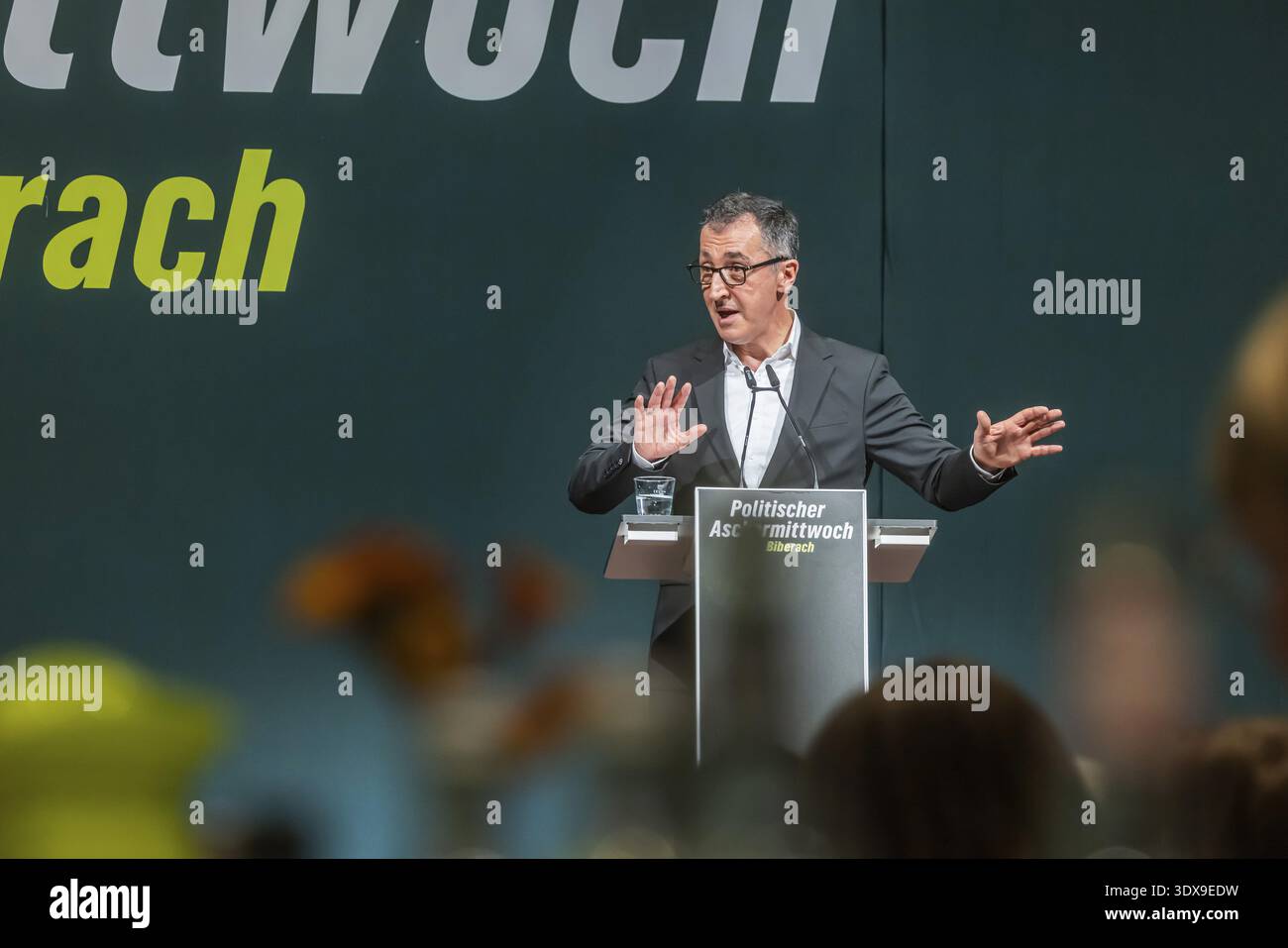Politischer Aschermittwoch der Grünen in Biberach. Im Fokus: Wahlkampf für die Landtagswahl am 8. März mit Spitzenkandidat Cem Oezde Stockfoto