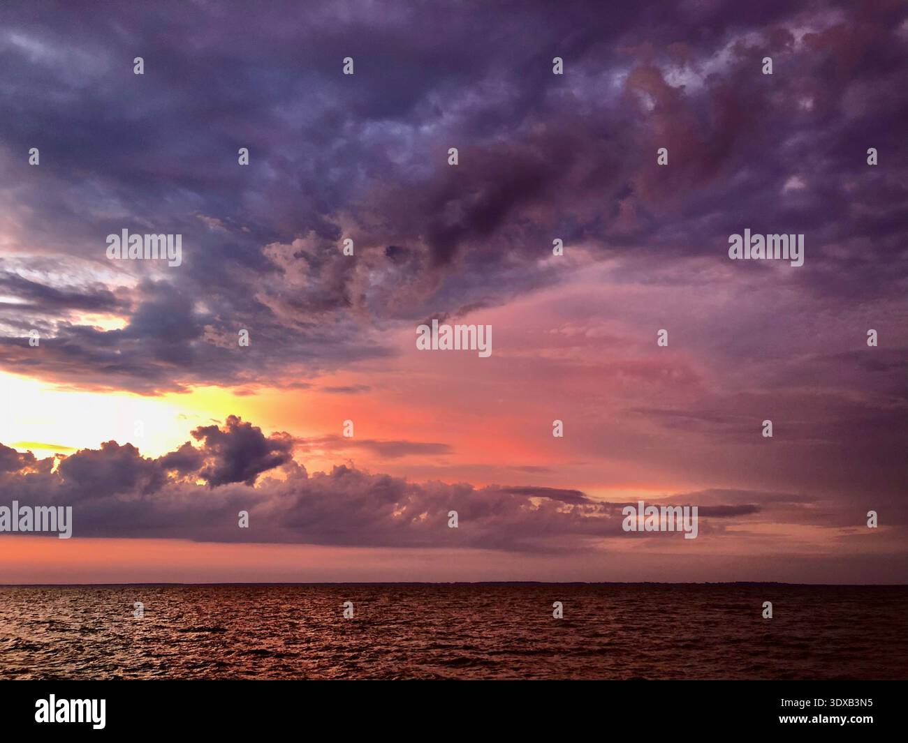 Magischer Himmel - Smartphone-aufgenommenes Stockfoto