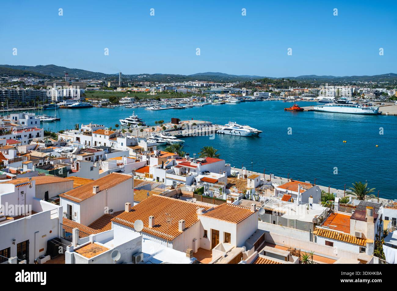 Hafen von Ibiza und historische Altstadt Dalt Vila Stockfoto