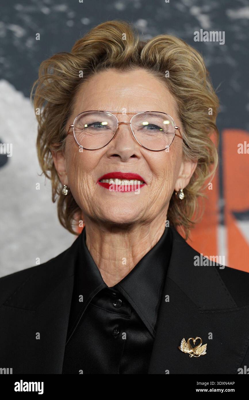 Ny. März 2026. Annette Bening at Arrivals for THE BRIDE Premiere, Frederick P. Rose Hall, Jazz at Lincoln Center, New York, NY, 03. März 2026. Quelle: Kristin Callahan/Everett Collection/Alamy Live News Stockfoto